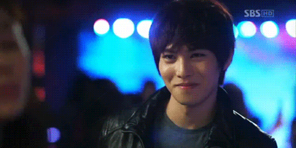 http://i1070.photobucket.com/albums/u481/r4inzangel/hihianigif.gif