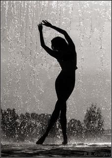 rain girl photo: Girl dancing in rain Dancingintherain2.jpg