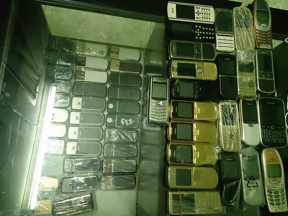 Nokia 8800e và 6700c gold (carbon, gold, saphire) - 46