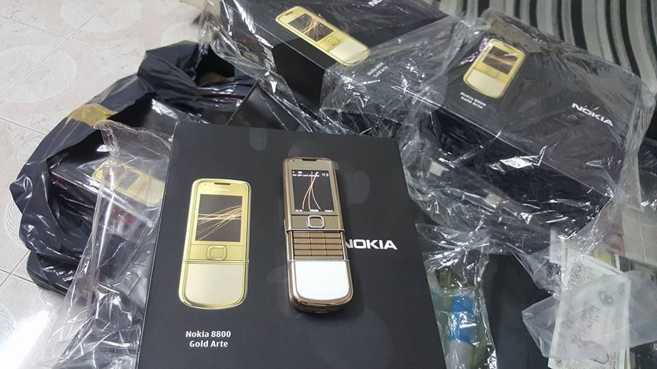 Nokia 8800e và 6700c gold (carbon, gold, saphire) - 32