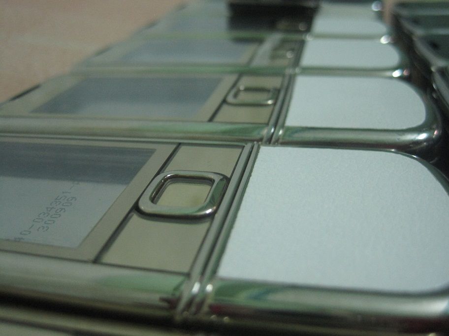 bán vỏ 8800 arte , 8800 carbon arte , 8800 gold arte zin tháo máy . màn hình, da... - 2