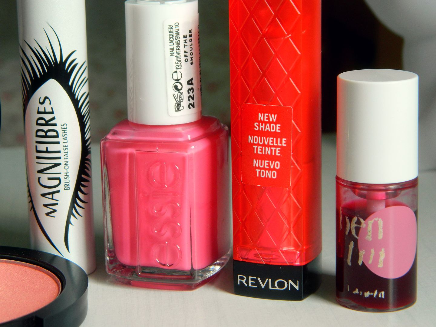 April Favourite's 2013 - Magnifibres Essie Revlon Benefit Close Up