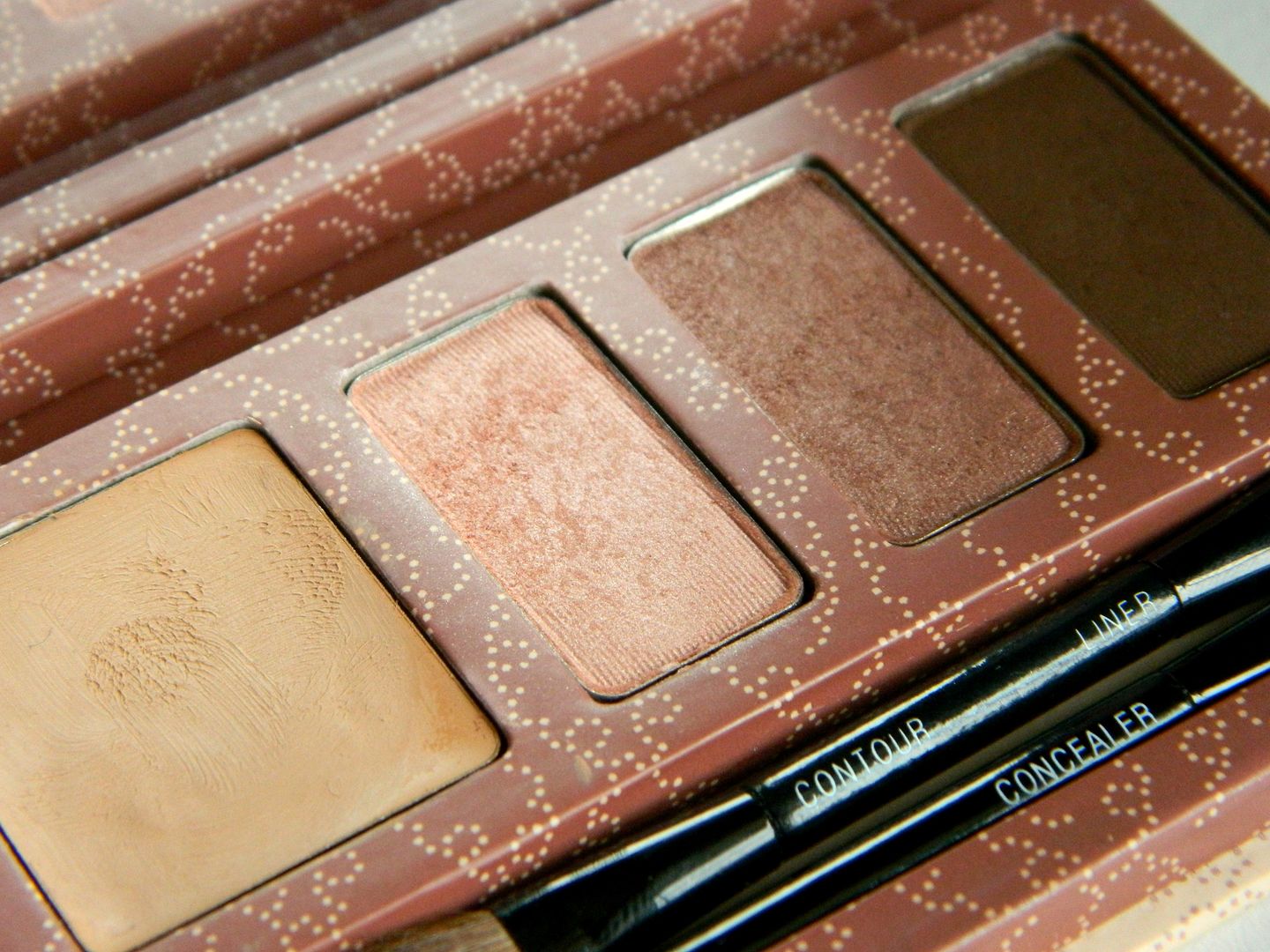Benefit Big Beautiful Eyes Palette Close Up Review Belle-amie
