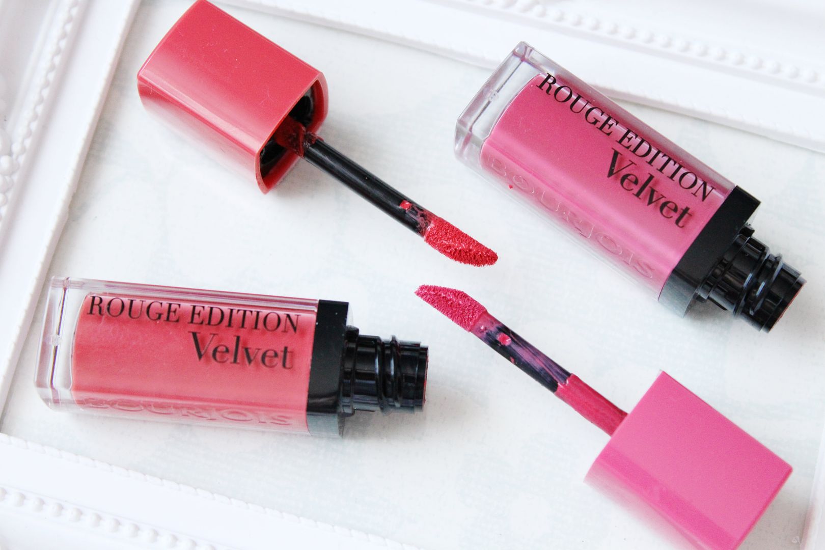 Bourjois-Rouge-Edition-Velvet-Lipstick-Lip-Lacquers-Peach-Club-So-Hap'pink-Packaging-Applicator-Belle-Amie-UK-Beauty-Fashion-Lifestyle-Blog