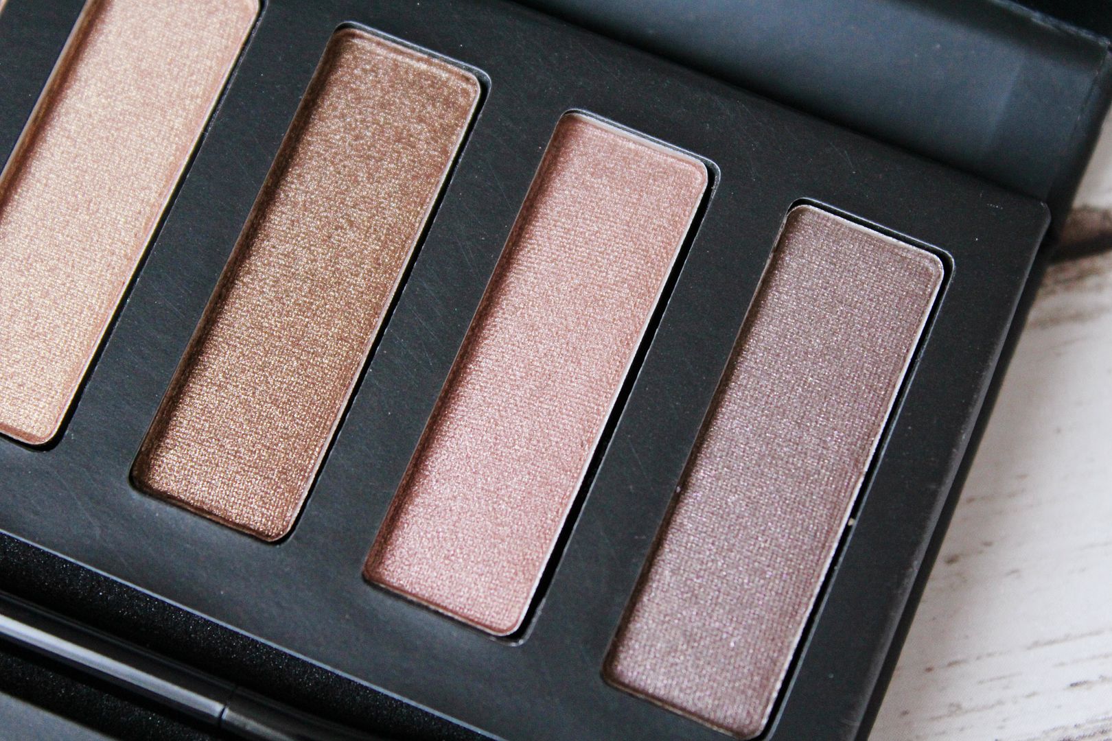 Collection Eyes Uncovered Nude Bronze Review Belle-Amie UK Beauty Fashion Lifestyle Blog