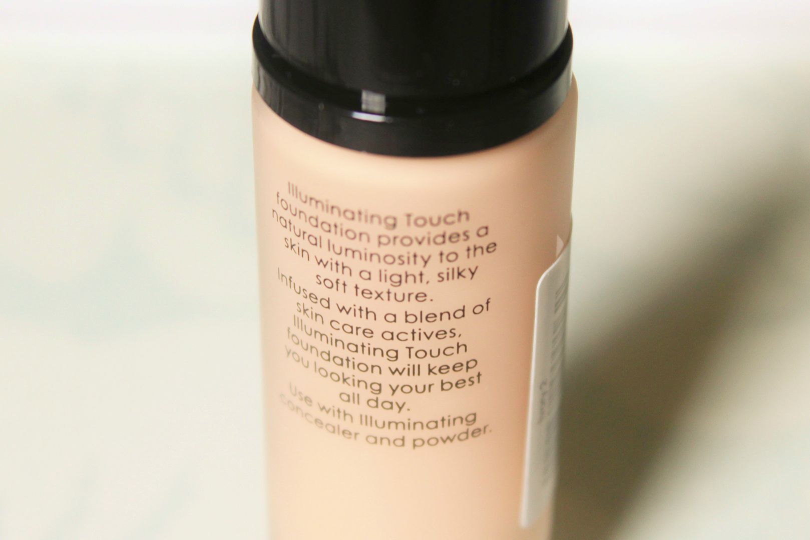 Collection-Illuminating-Touch-Foundation-2-Ivory-Description-Review-Belle-Amie-UK-Beauty-Fashion-Lifestyle-Blog
