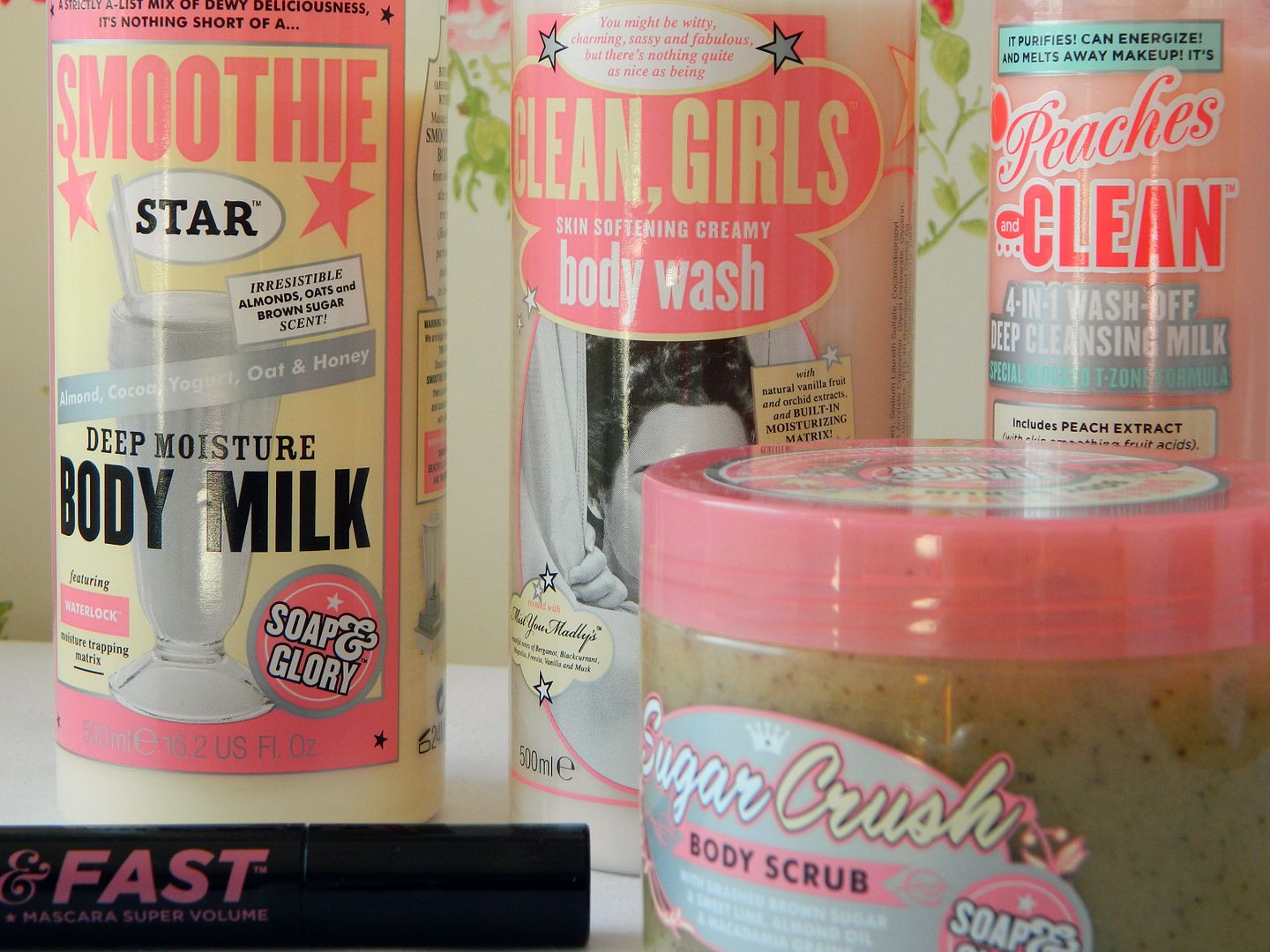 Soap And Glory Favourites Smoothie Star Clean, Girls Peaches And Clean Thick And fast Sugar Crush Scrub Review Belle-amie