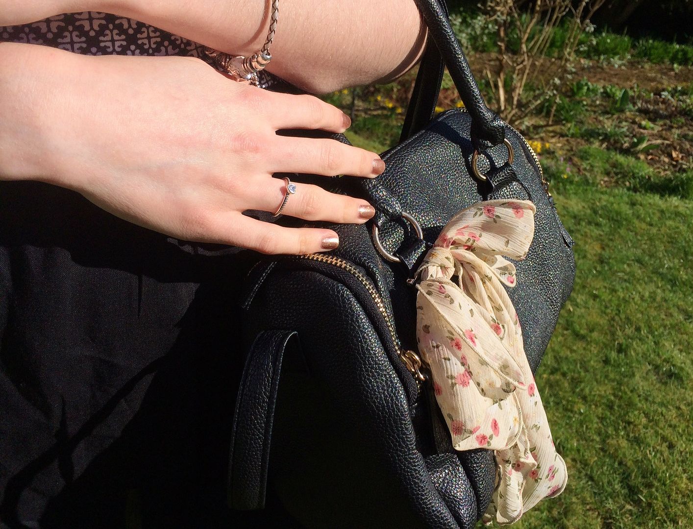 Outfit Of The Night Ellie Goulding Black Primark Bag Belle-amie UK Beauty Fashion Lifestyle Blog