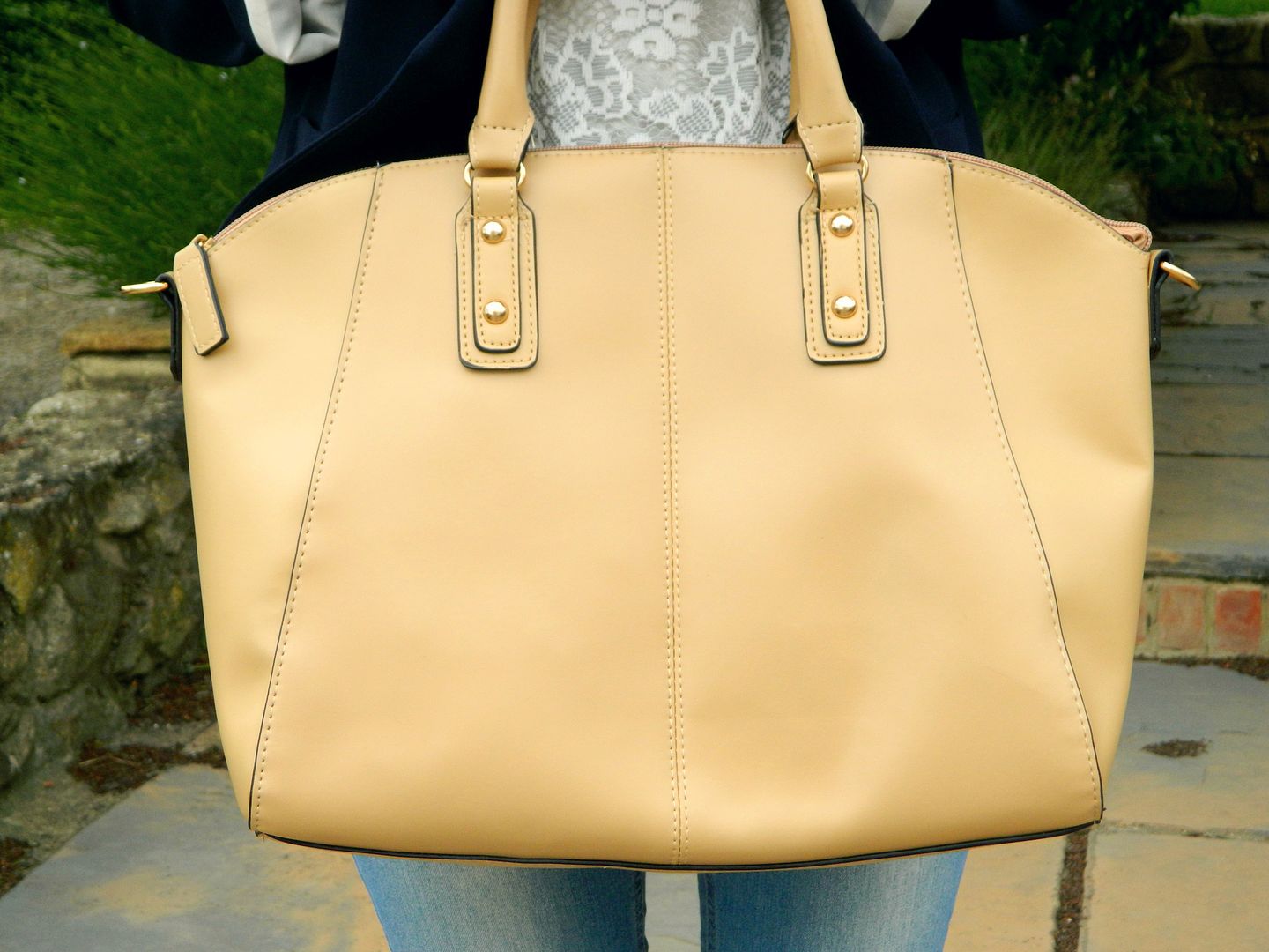 Outfit Of The Day Smart Casual Interview Tan Winged Bowler Bag New Look Belle-amie