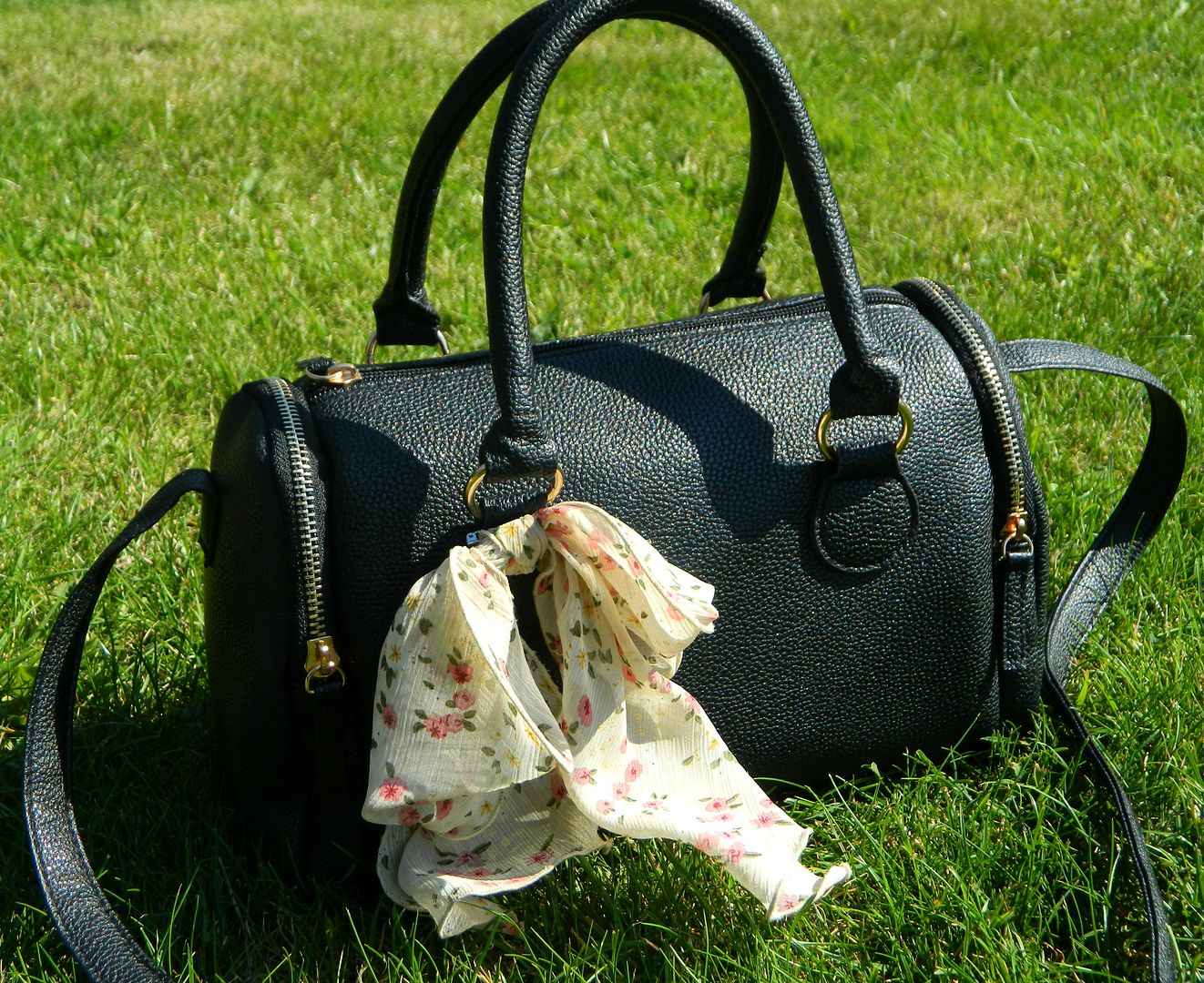 Outfit Of the Day Pansy And Polka Dot Dress Interview Primark Black Bag Belle-amie UK Beauty Fashion Lifestyle Blog