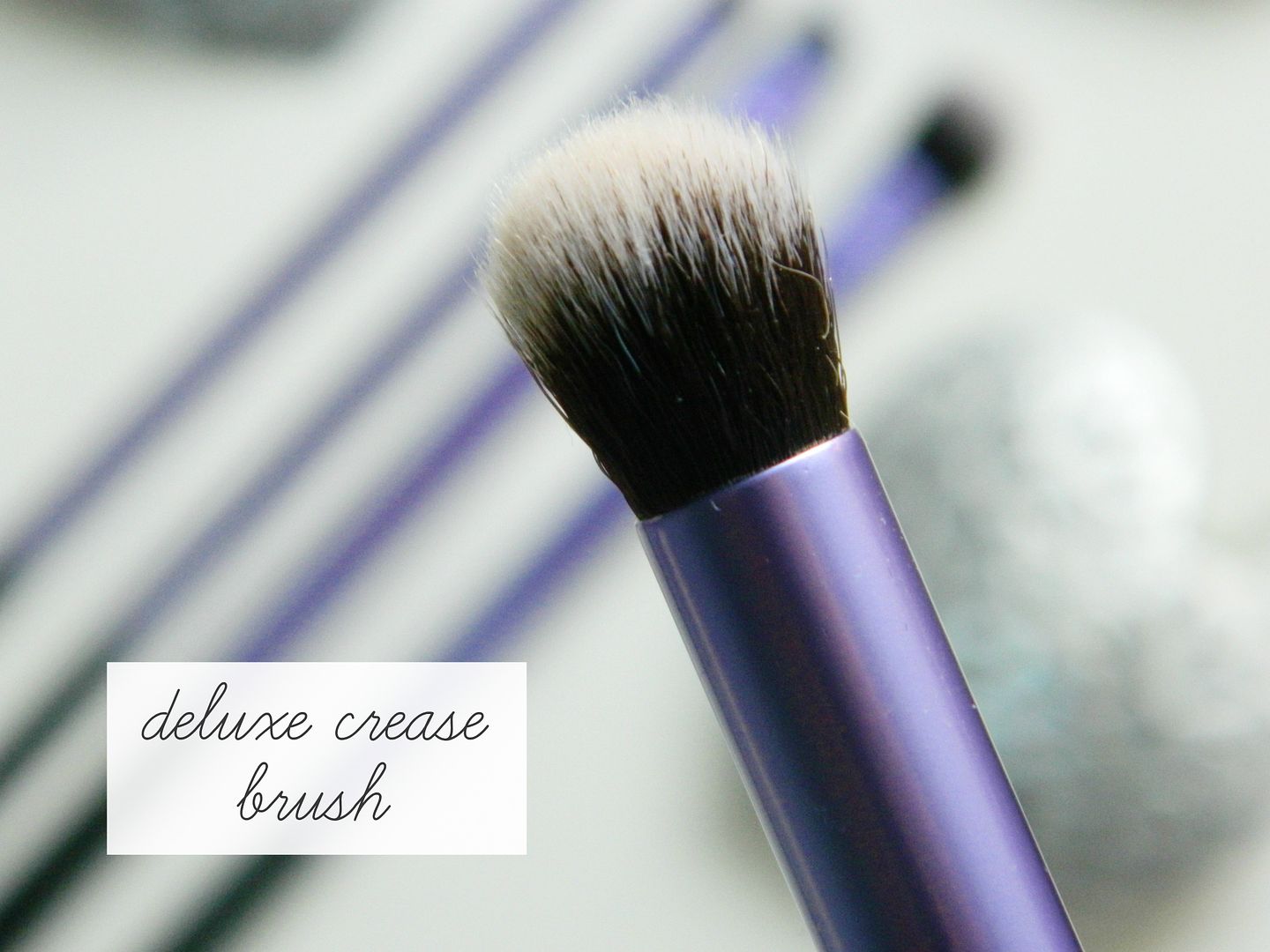 Real Techniques Starter Set Eye Makeup Brushes Deluxe Crease Brush Review Belle-amie UK Beauty Fashion Lifestyle Blog