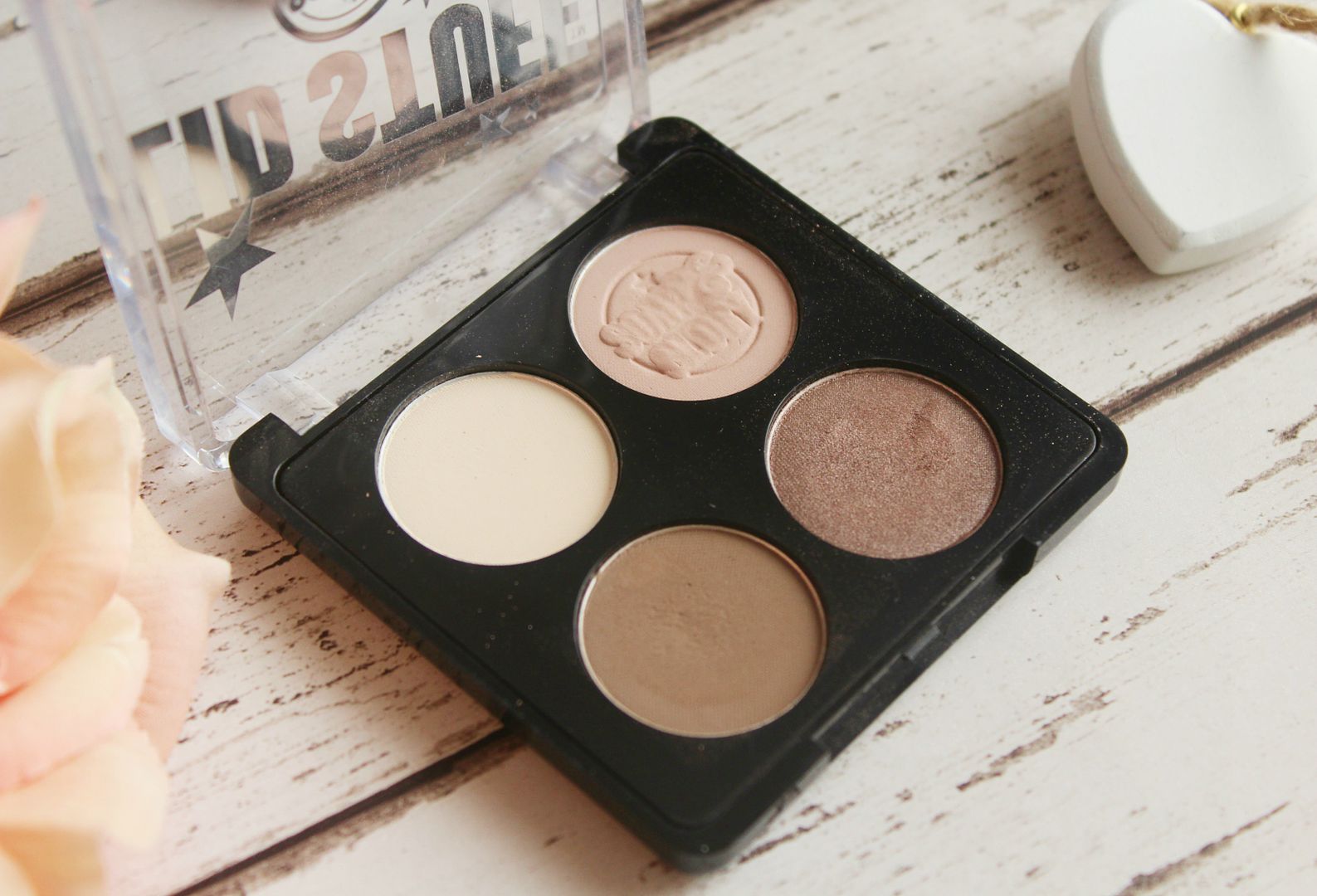 Soap And Glory Lide Stuff Eye Shadow Palette Quad In Whats Nude Vanilla Pink T Mudhoney Aubersheen Matte Satin Review Belle Amie Beauty Fashion Lifestyle Blog