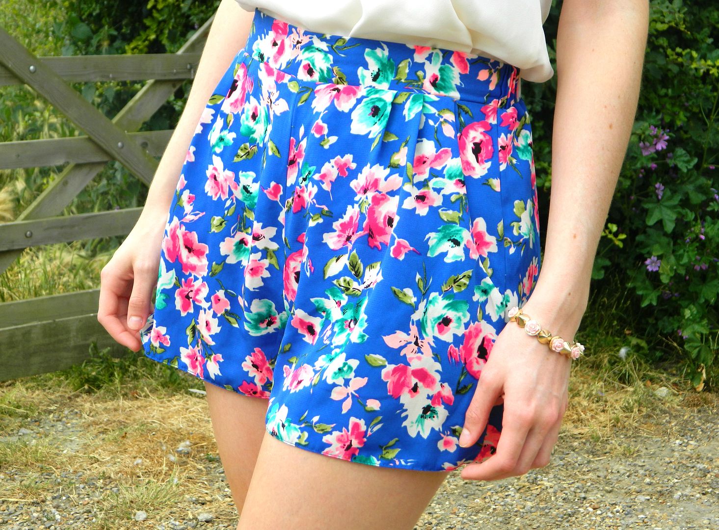 Spring Summer Fashion Floral Prints New Look Pink Blue Floral Shorts Belle-amie UK Beauty Fashion Lifestyle Blog