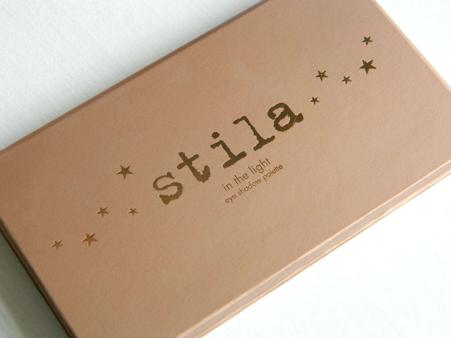 Stila In The Light Eye Shadow palette Packaging Review Belle-amie UK Beauty Fashion Lifestyle Blog