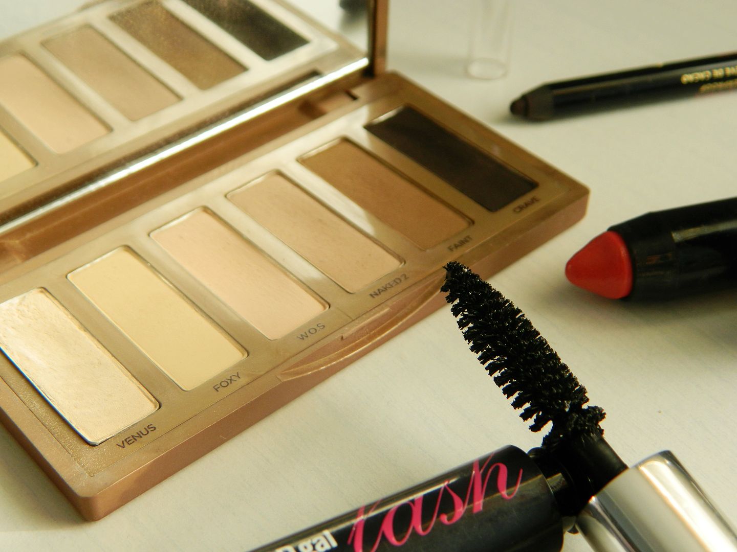 What's In My Ted Baker Makeup Bag Urban Decay Naked Basics Belle-Amie UK Beauty Fashion Blog