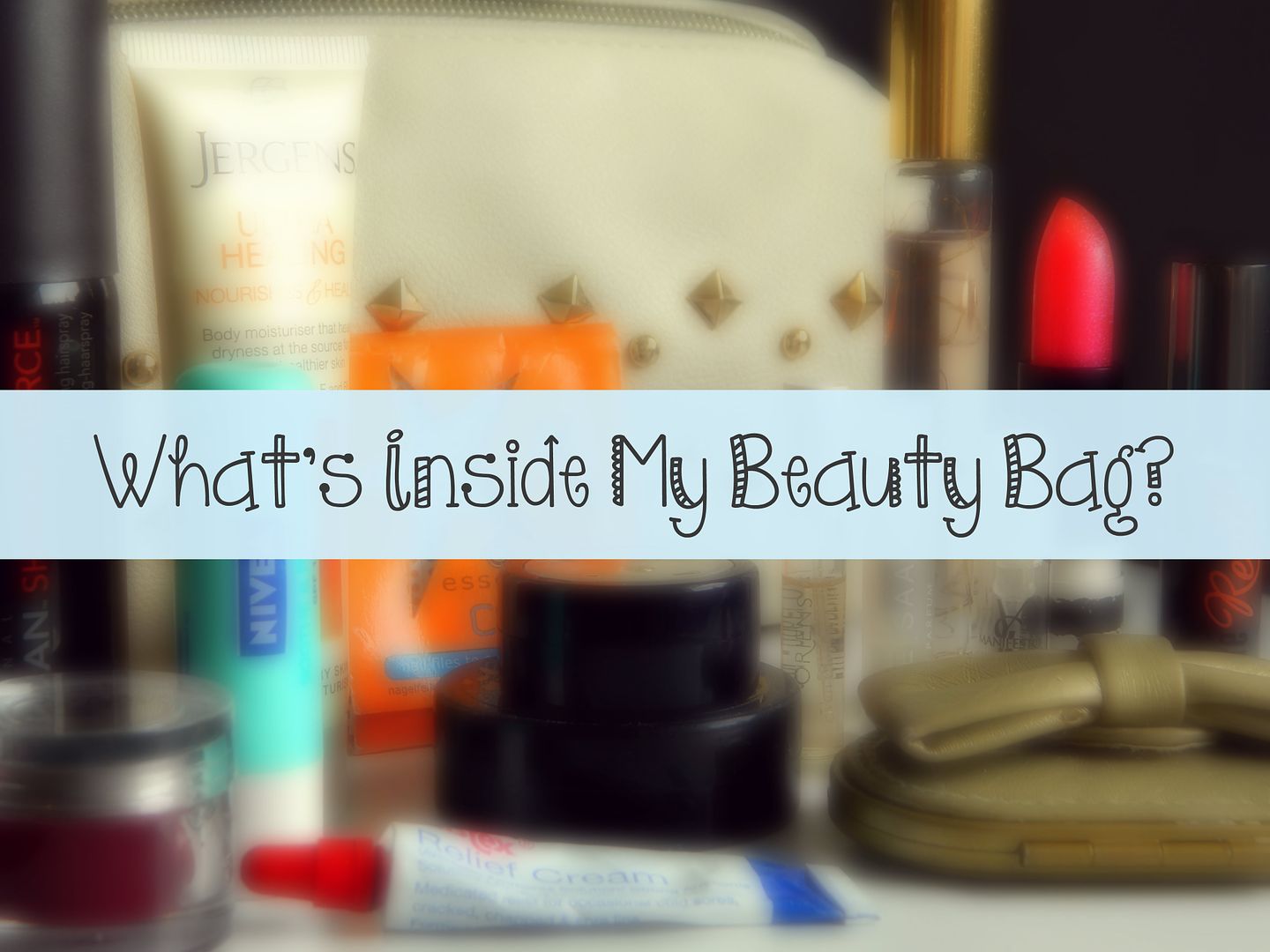 What's Inside My Beauty Bag Belle-amie