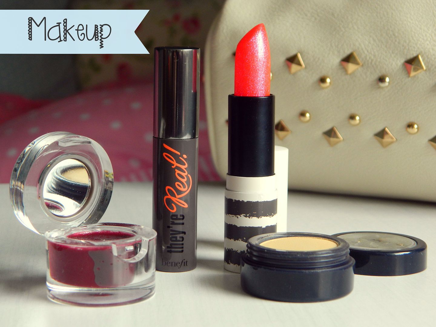 What's Inside My Beauty Bag Makeup Products Topshop Benefit Bloom Jane Iredale